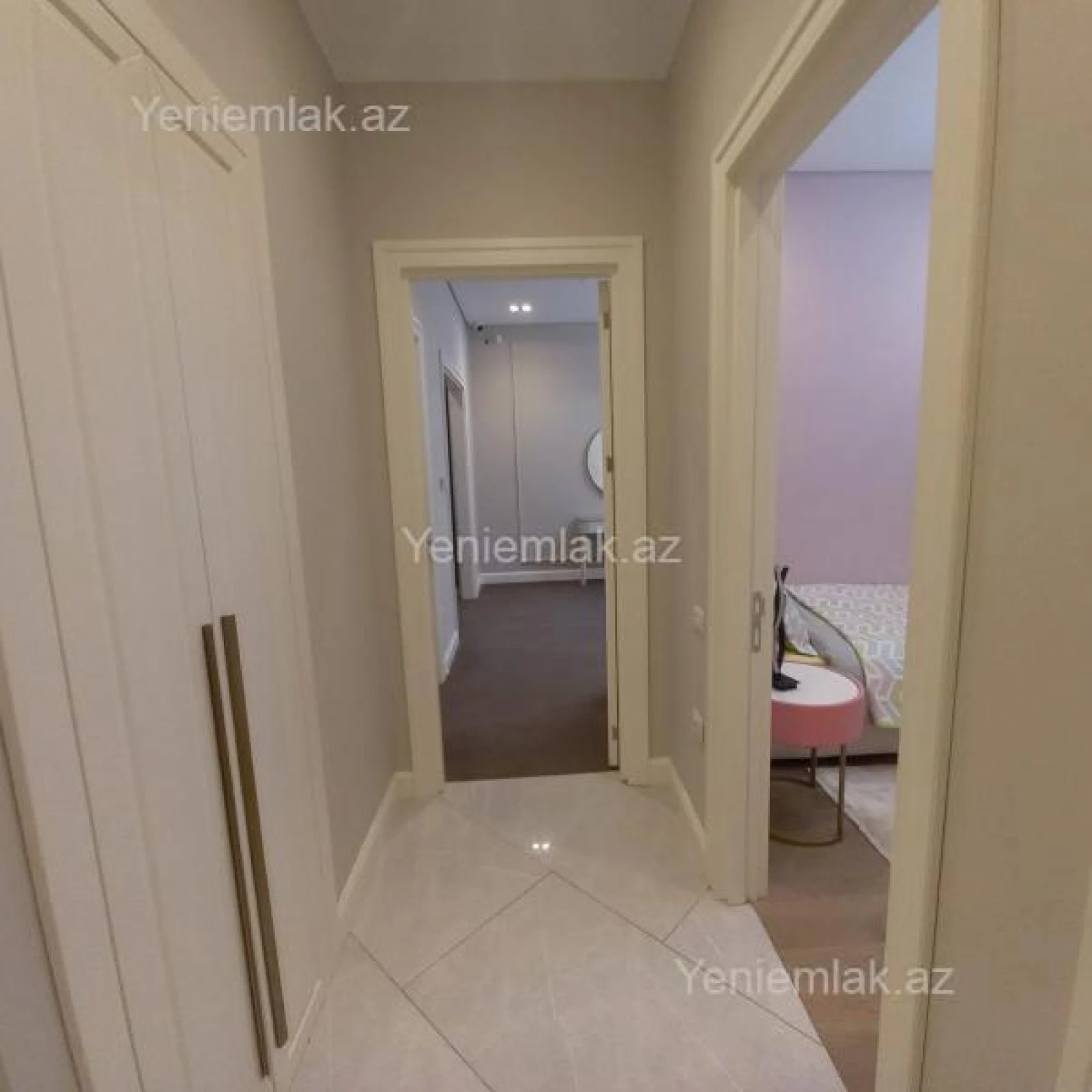 Satılır 4 otaqlı yeni tikili 130 m²