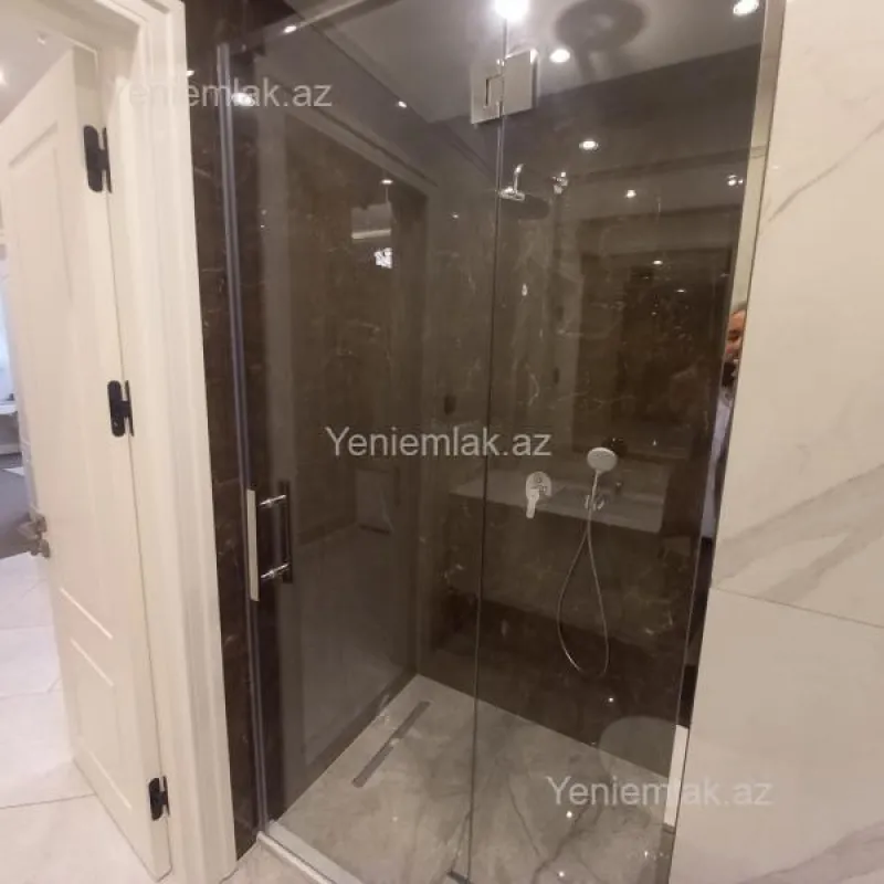 Satılır 4 otaqlı yeni tikili 130 m²