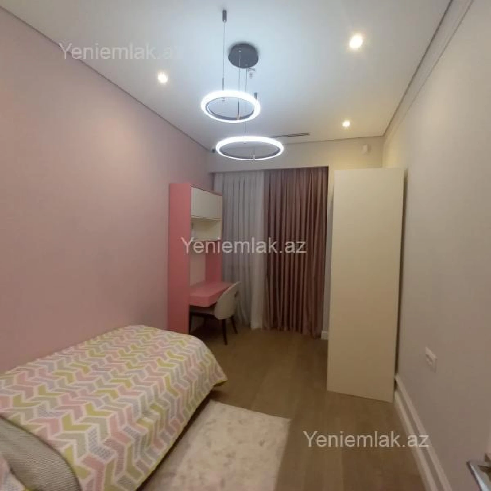 Satılır 4 otaqlı yeni tikili 130 m²