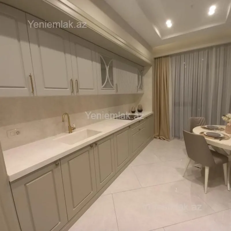 Satılır 4 otaqlı yeni tikili 130 m²