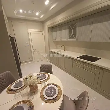 Satılır 4 otaqlı yeni tikili 130 m²