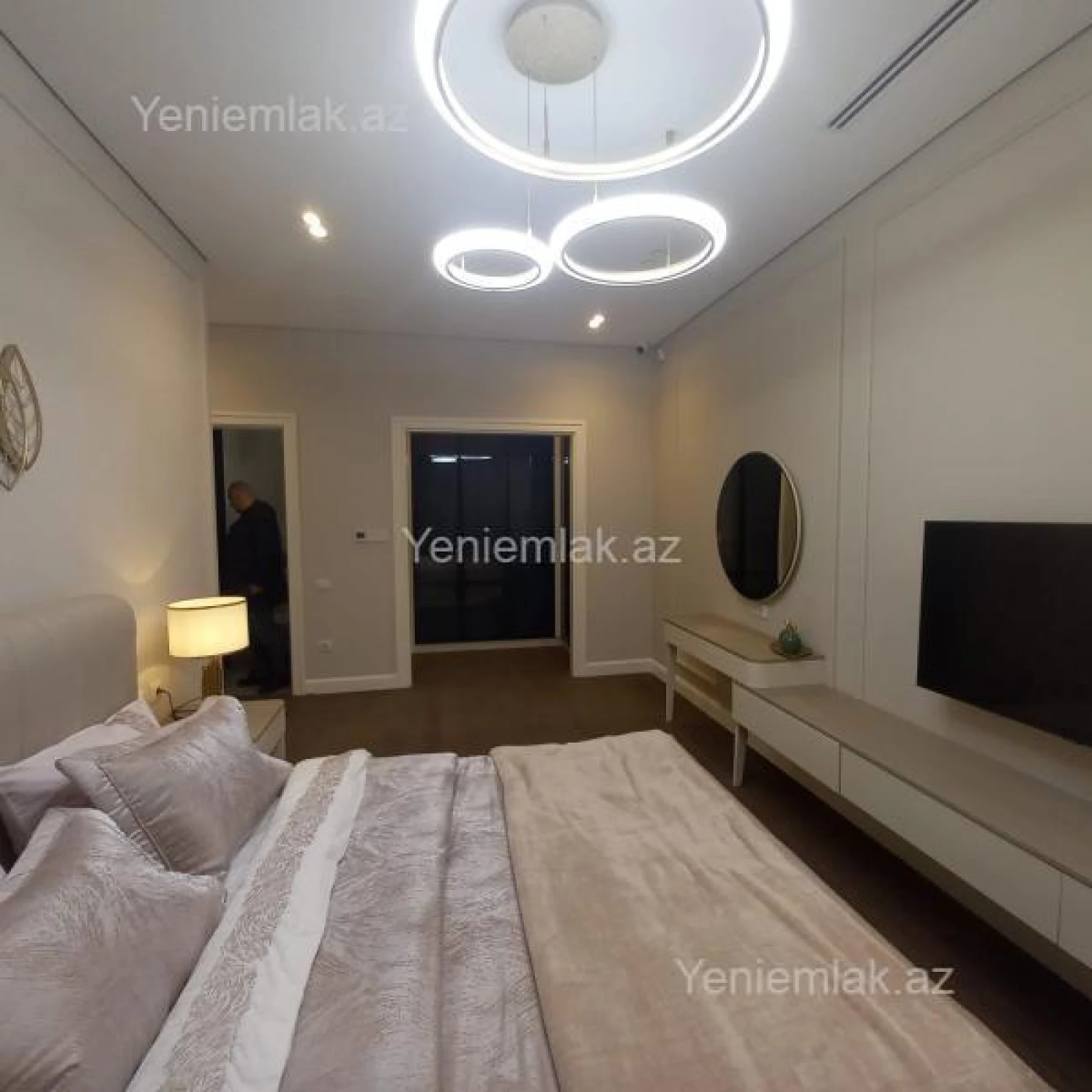 Satılır 4 otaqlı yeni tikili 130 m²