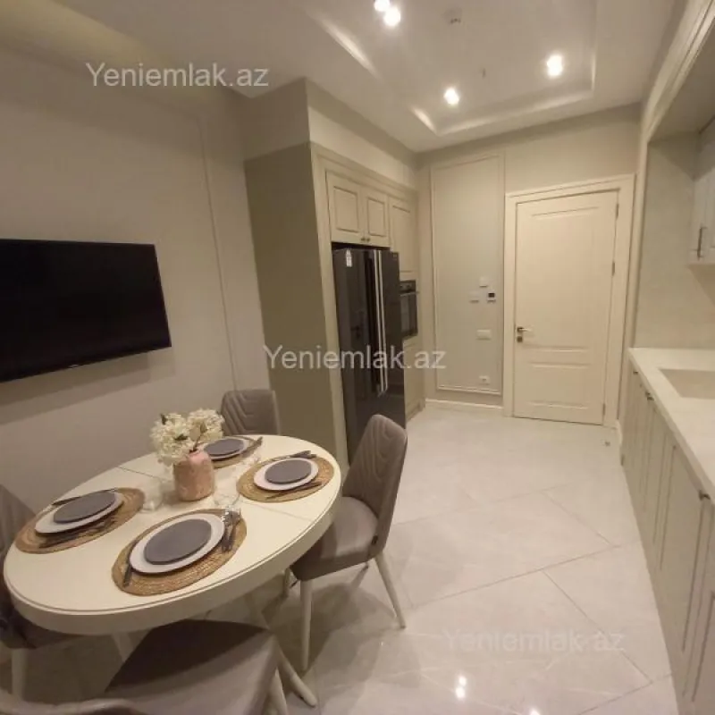 Satılır 4 otaqlı yeni tikili 130 m²