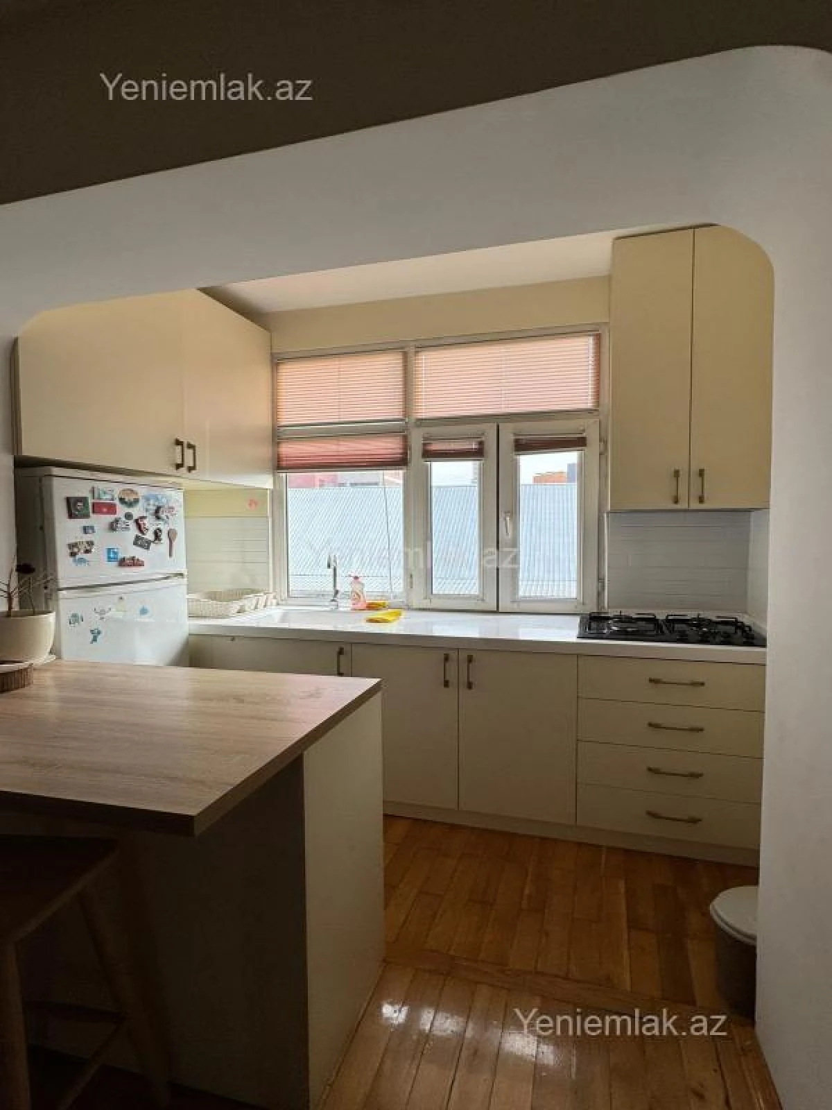 Satılır 2 otaqlı köhnə tikili 45 m²