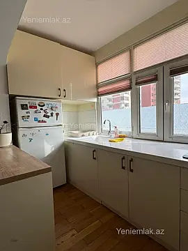 Satılır 2 otaqlı köhnə tikili 45 m²