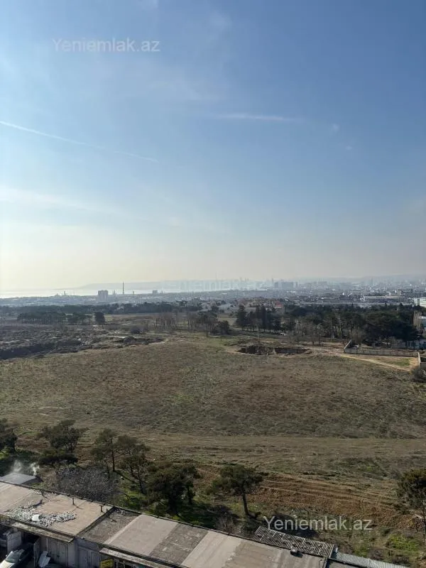 Satılır 4 otaqlı köhnə tikili 120 m²