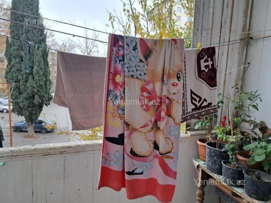 Satılır 3 otaqlı köhnə tikili 80 m²