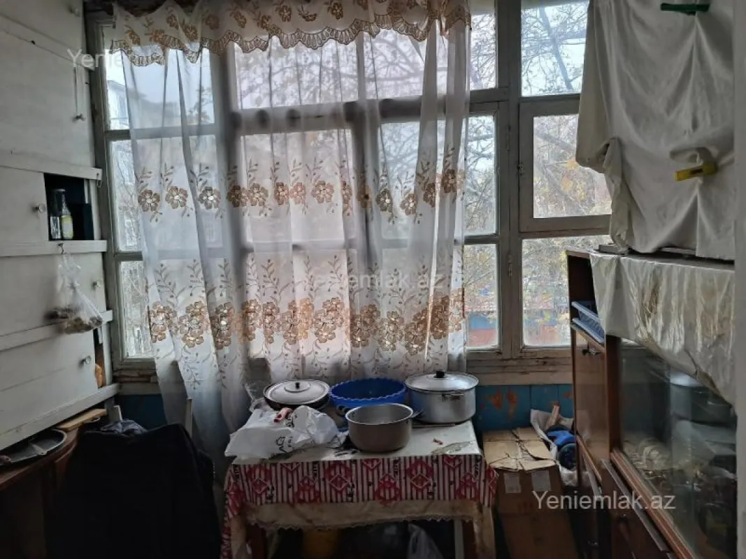 Satılır 3 otaqlı köhnə tikili 80 m²