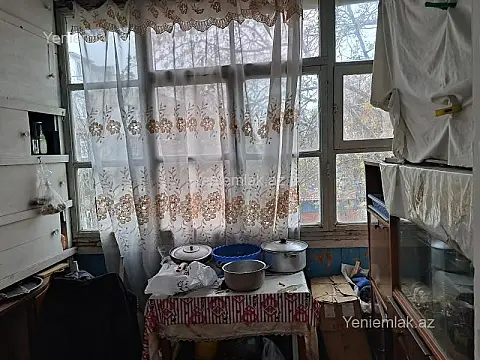 Satılır 3 otaqlı köhnə tikili 80 m²