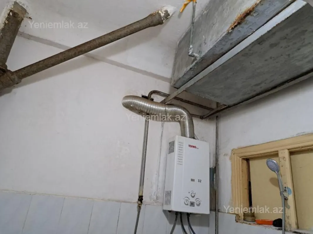 Satılır 3 otaqlı köhnə tikili 80 m²