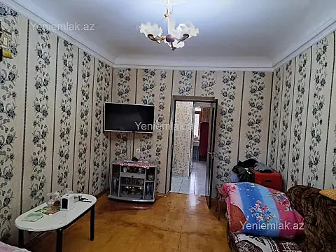 Satılır 3 otaqlı köhnə tikili 80 m²