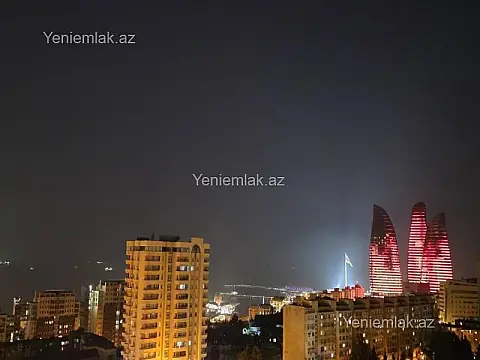 Satılır 3 otaqlı yeni tikili 160 m²