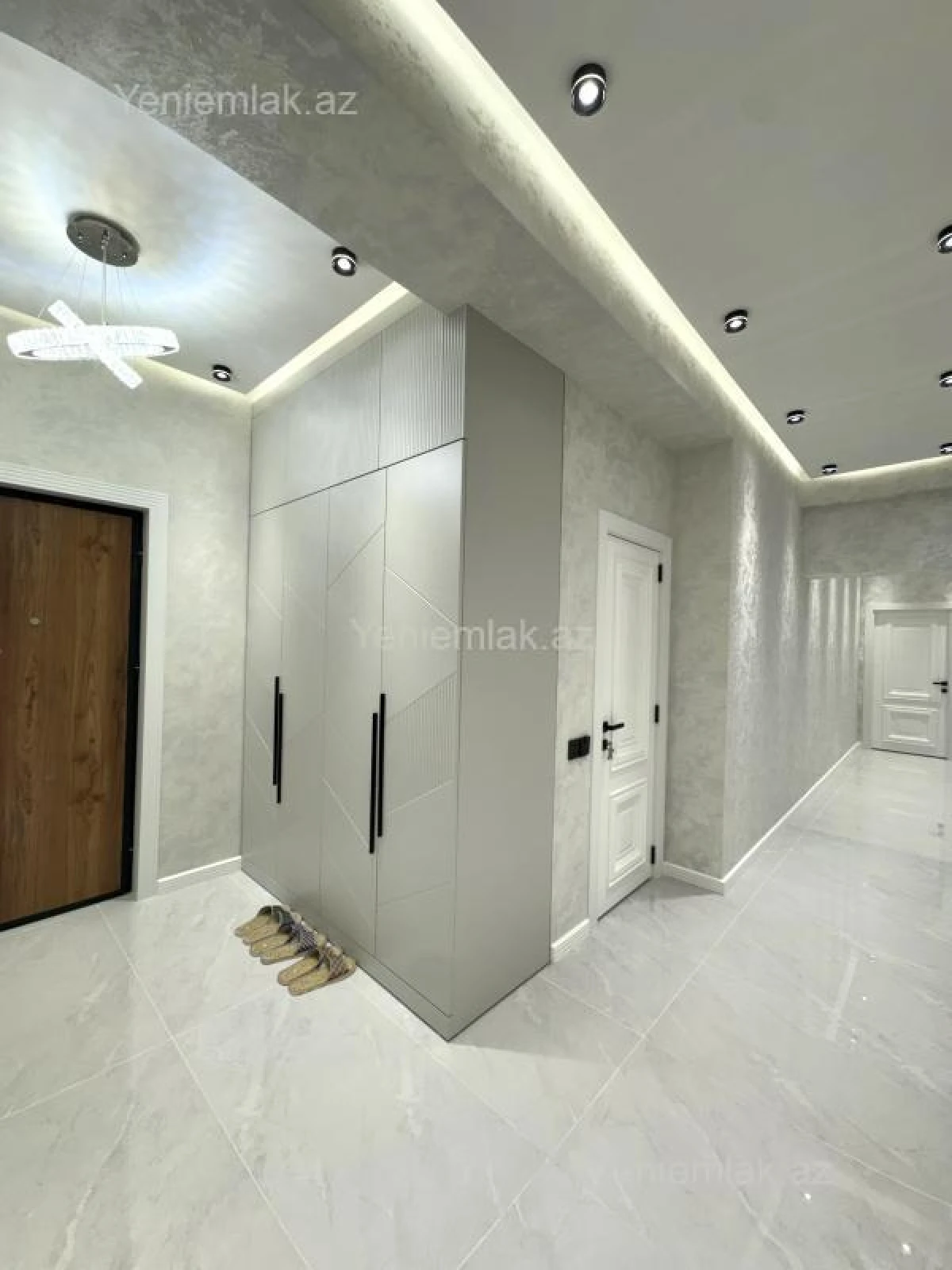 Satılır 3 otaqlı yeni tikili 105 m²