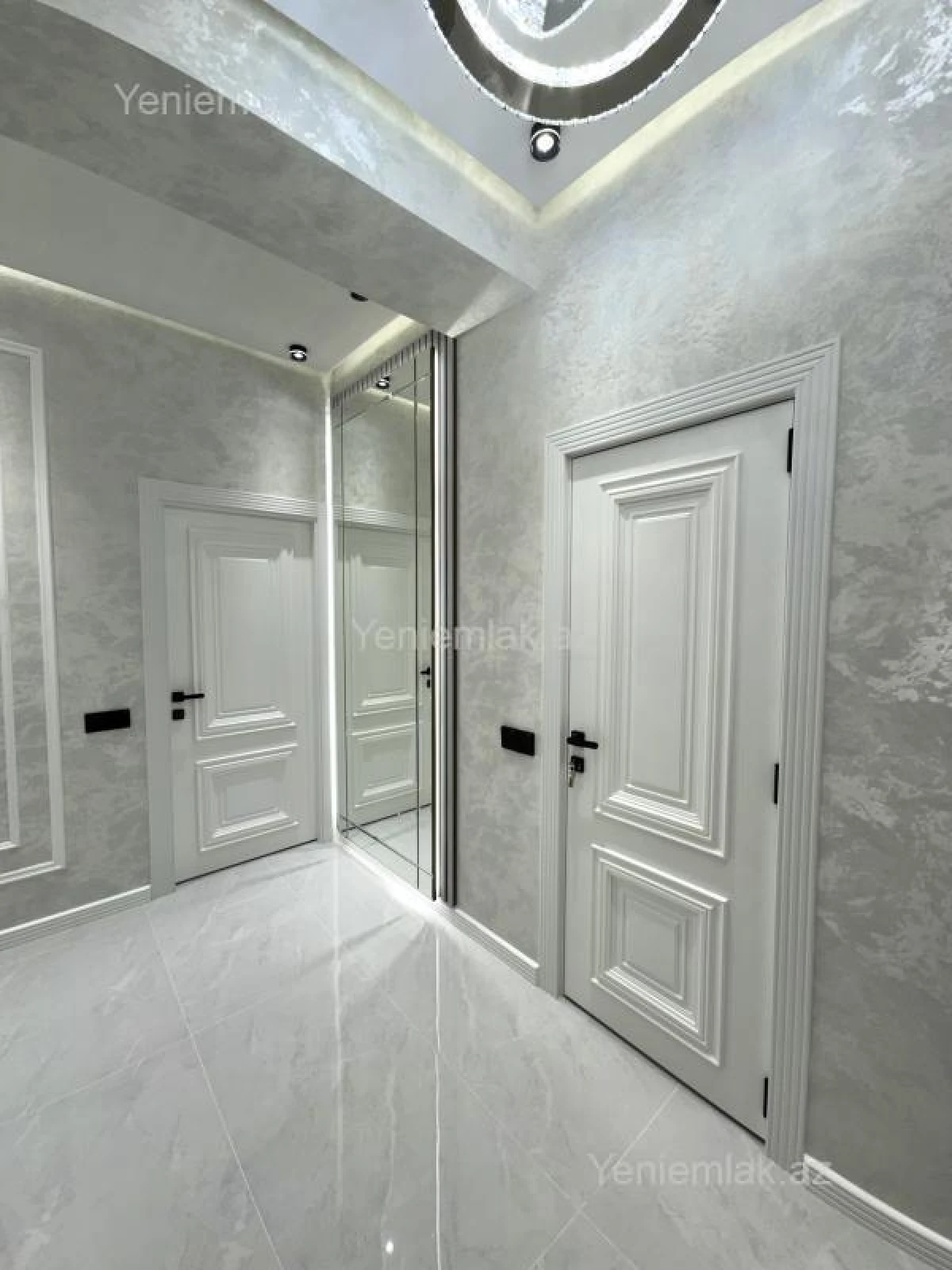 Satılır 3 otaqlı yeni tikili 105 m²