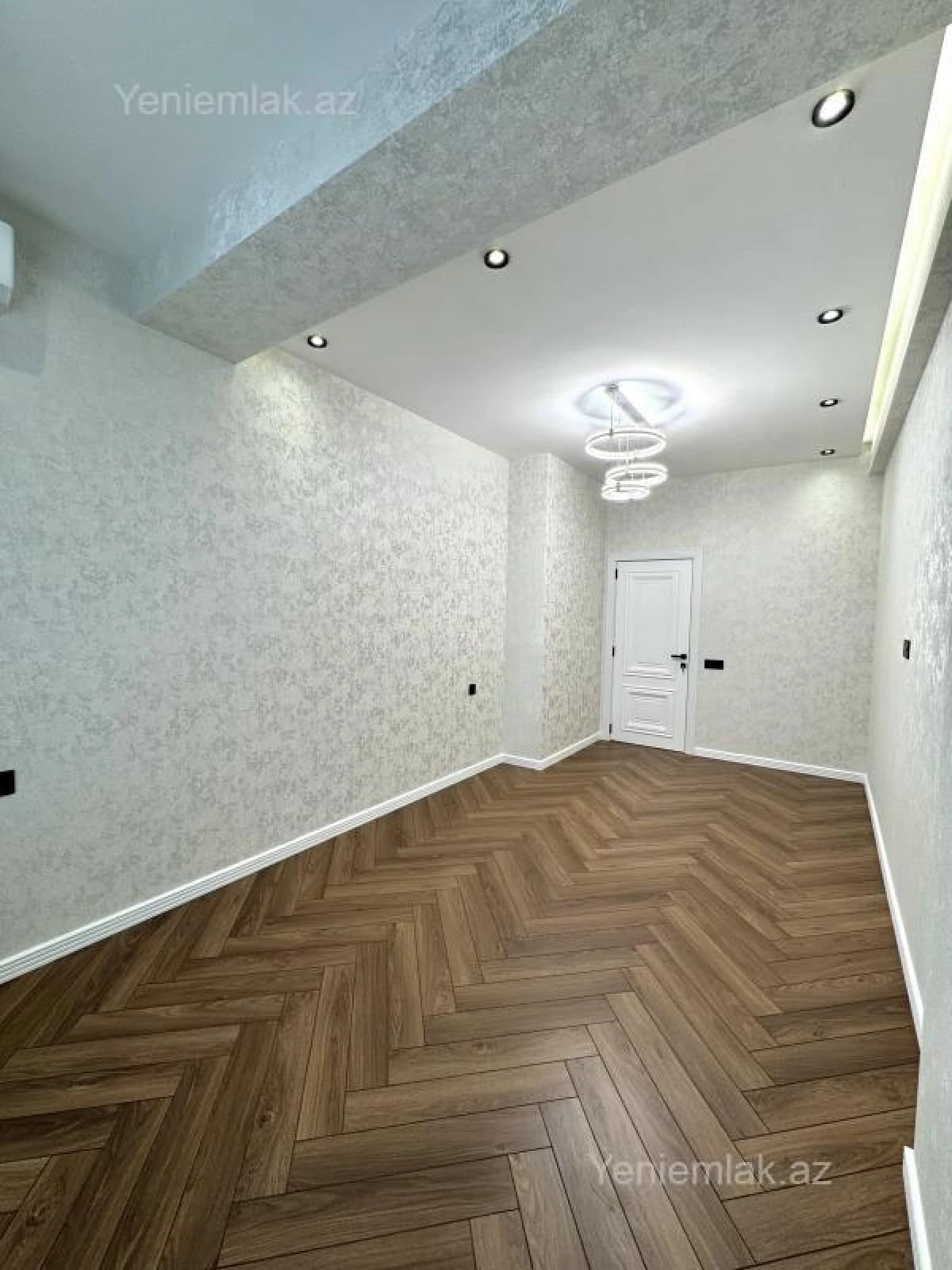 Satılır 3 otaqlı yeni tikili 105 m²