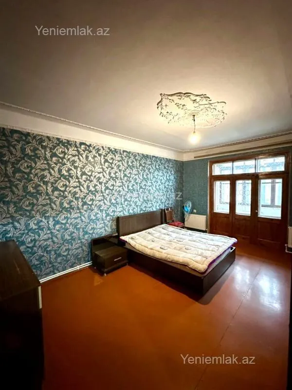 Satılır 3 otaqlı köhnə tikili 85 m²