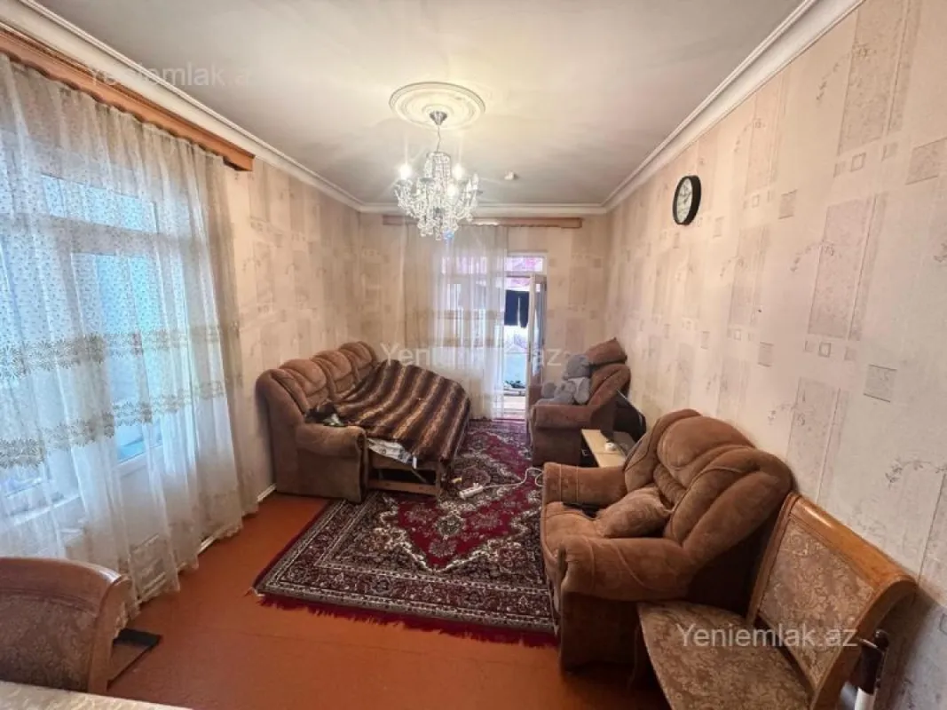 Satılır 2 otaqlı köhnə tikili 70 m²