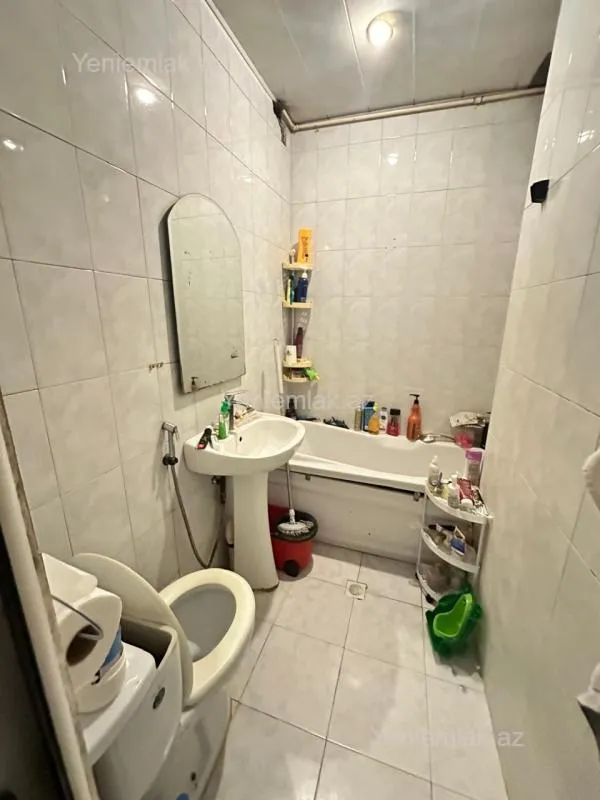 Satılır 2 otaqlı köhnə tikili 70 m²