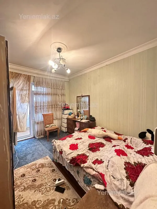 Satılır 2 otaqlı köhnə tikili 70 m²