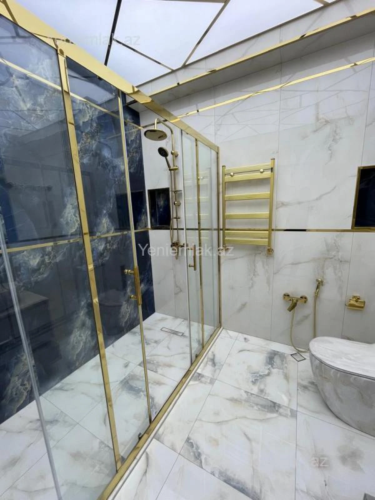 Satılır 3 otaqlı yeni tikili 138 m²