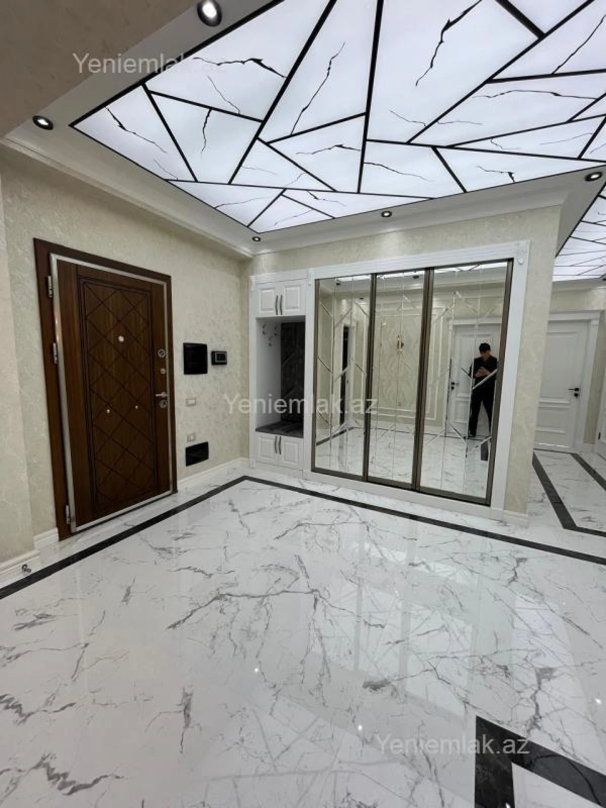 Satılır 3 otaqlı yeni tikili 138 m²