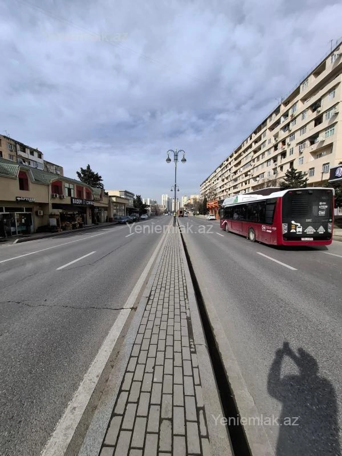 Satılır 2 otaqlı köhnə tikili 55 m²