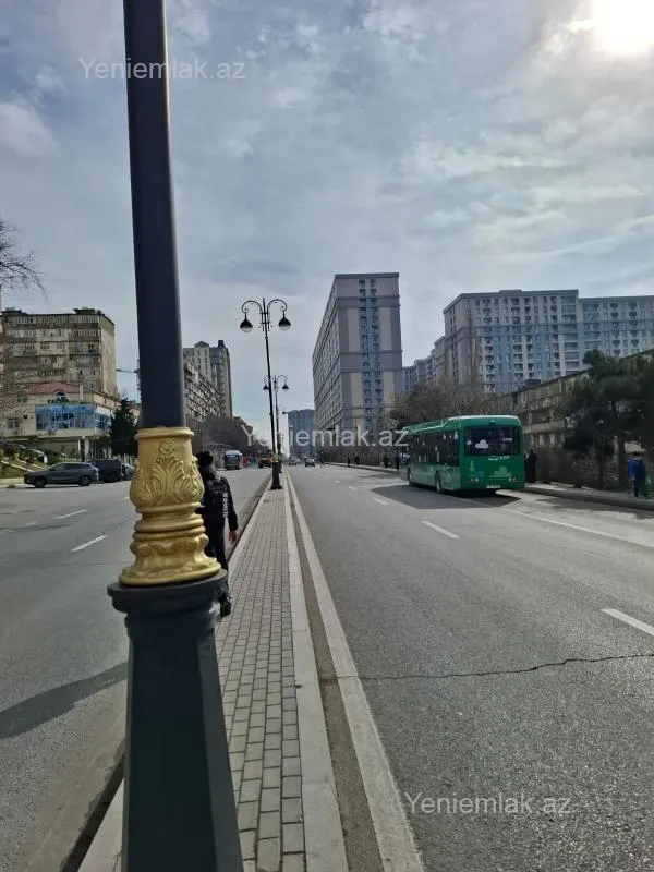 Satılır 2 otaqlı köhnə tikili 55 m²