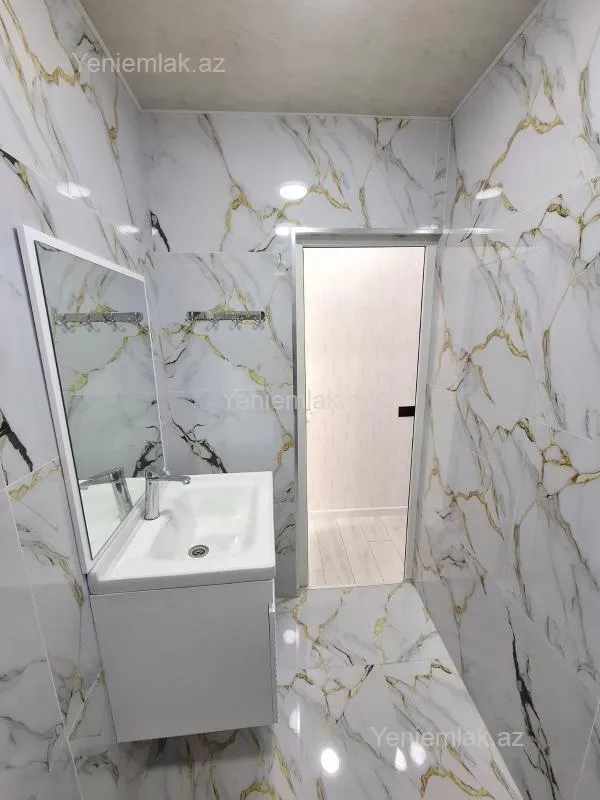 Satılır 2 otaqlı köhnə tikili 55 m²