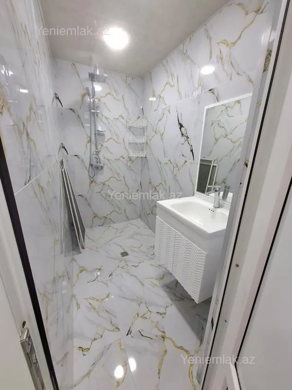 Satılır 2 otaqlı köhnə tikili 55 m²