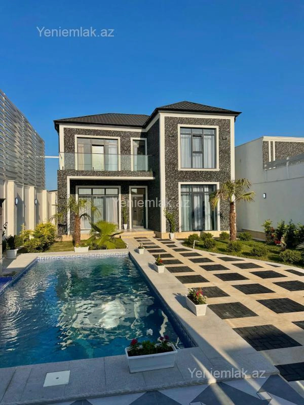 Satılır 4 otaqlı həyət evi 200 m²