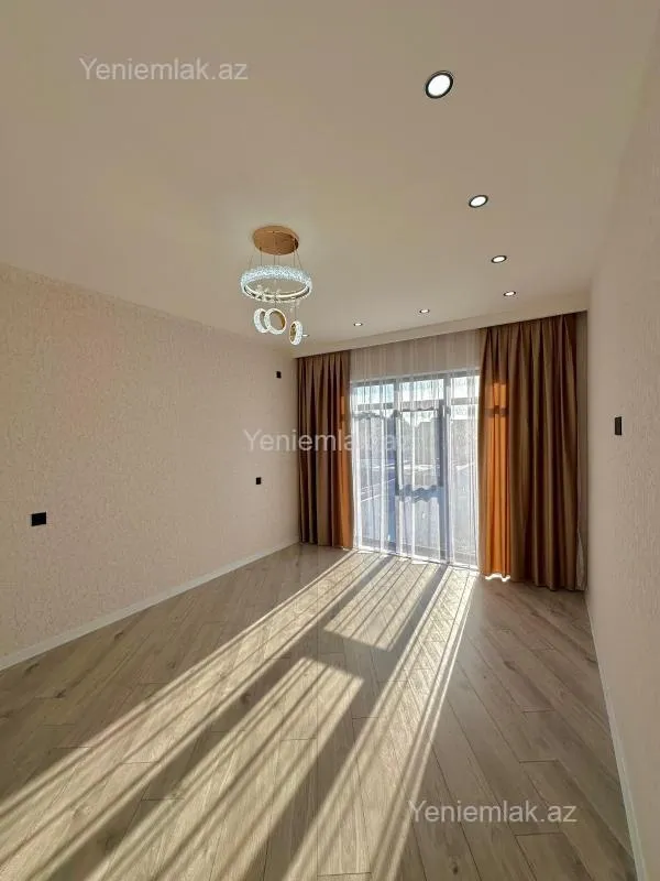 Satılır 4 otaqlı həyət evi 200 m²