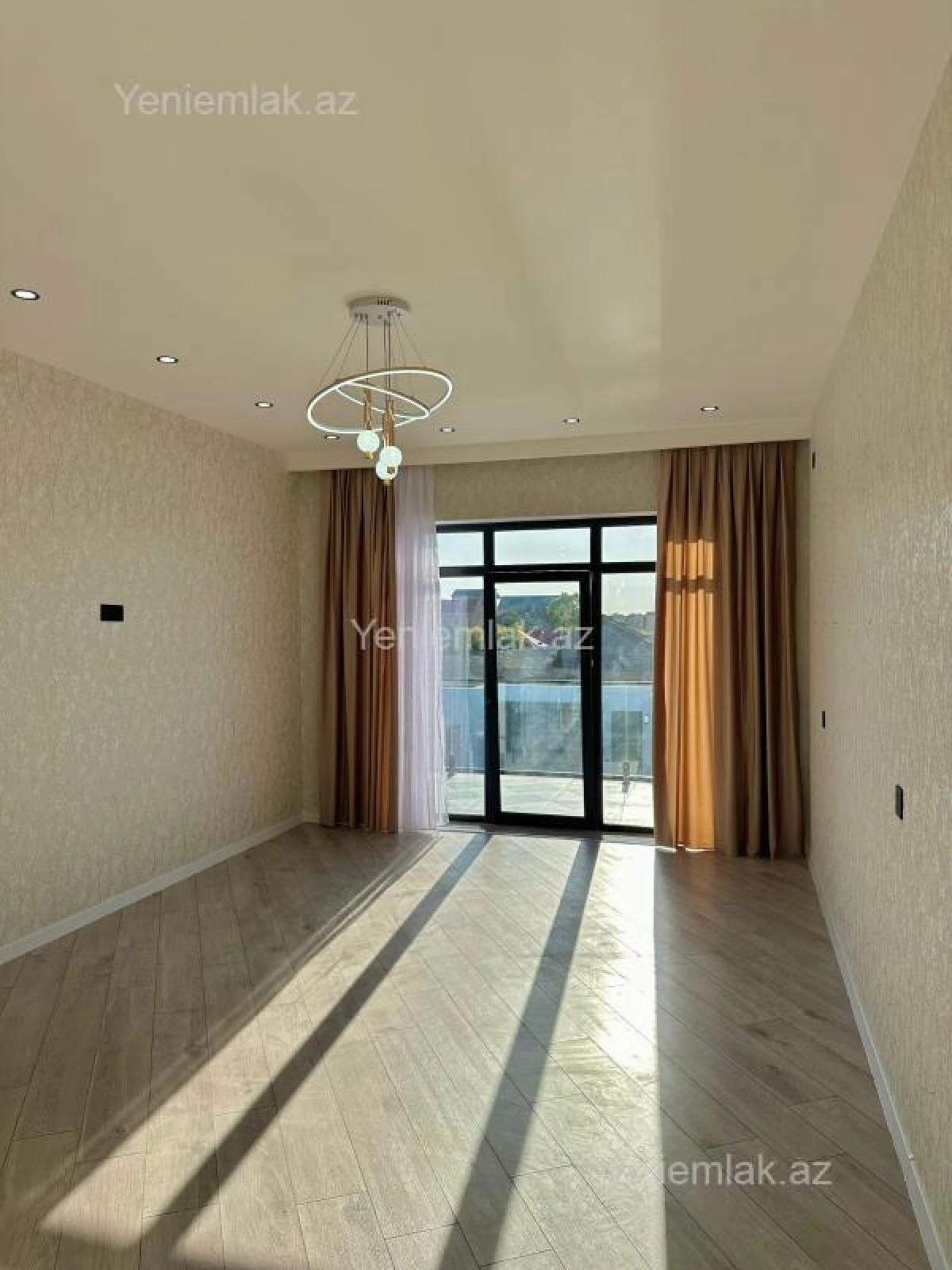 Satılır 4 otaqlı həyət evi 200 m²