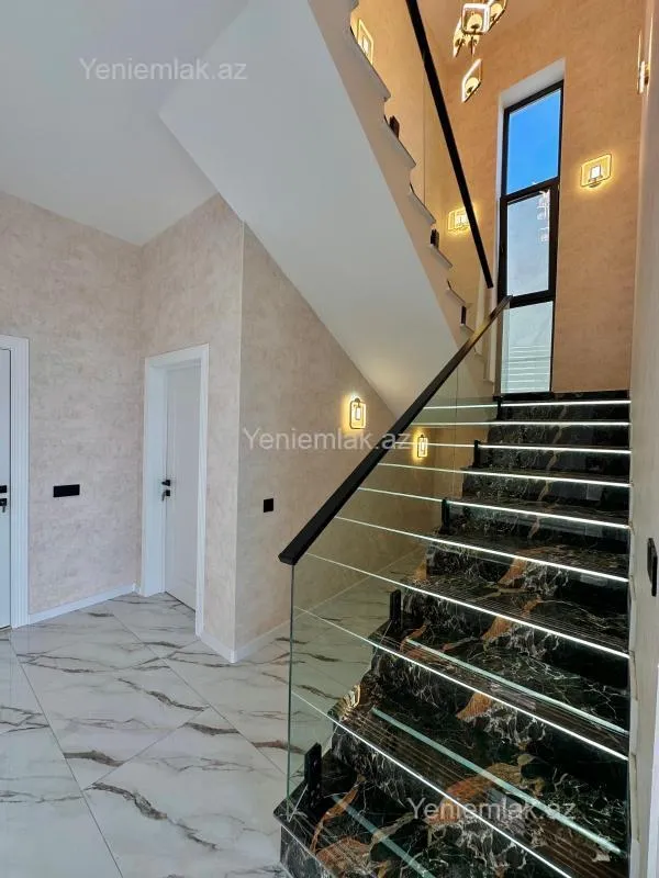 Satılır 4 otaqlı həyət evi 200 m²