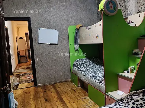 Satılır 3 otaqlı köhnə tikili 85 m²