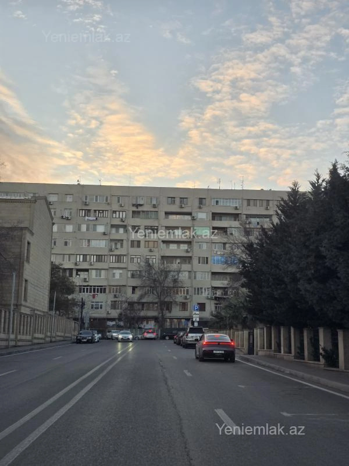 Satılır 4 otaqlı köhnə tikili 110 m²