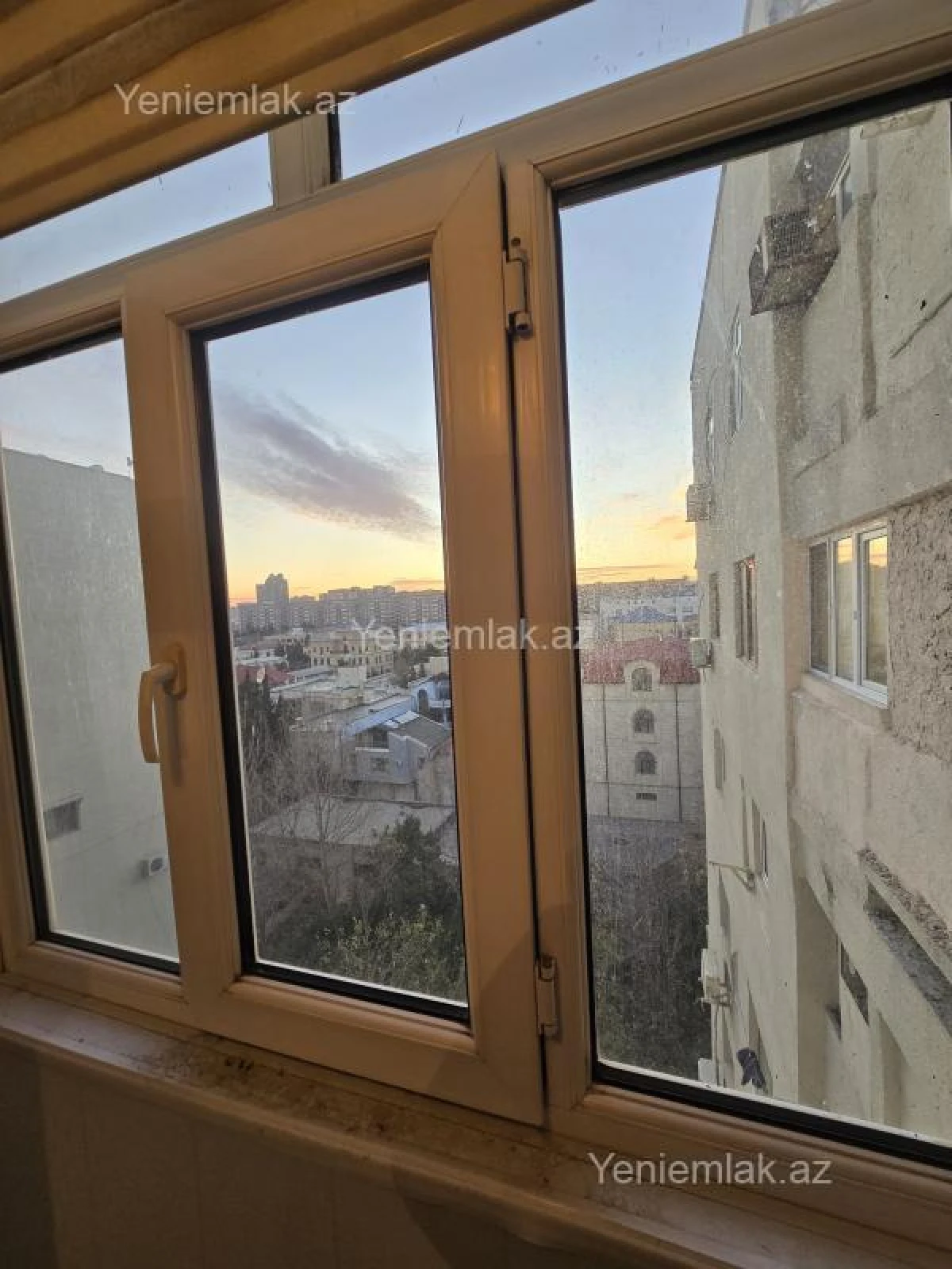 Satılır 4 otaqlı köhnə tikili 110 m²