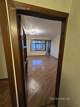 Satılır 4 otaqlı köhnə tikili 110 m²