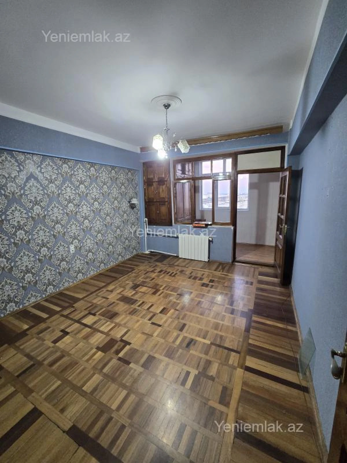 Satılır 4 otaqlı köhnə tikili 110 m²