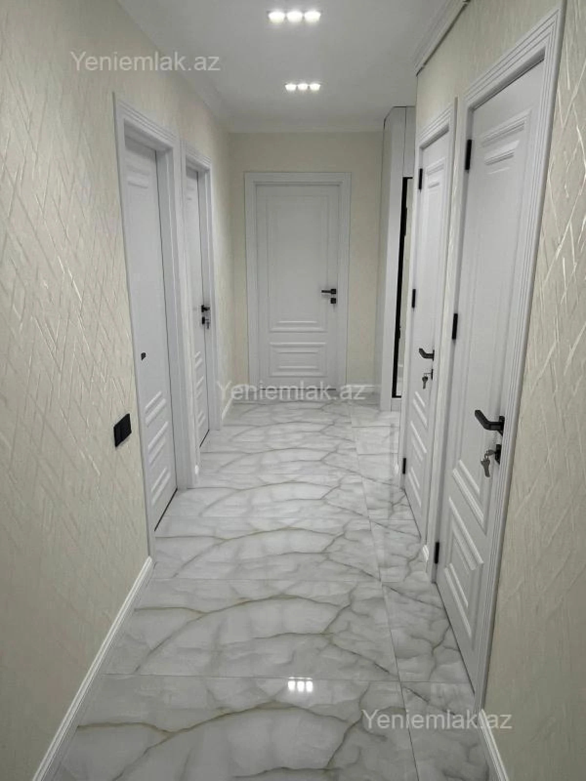 Satılır 3 otaqlı köhnə tikili 90 m²