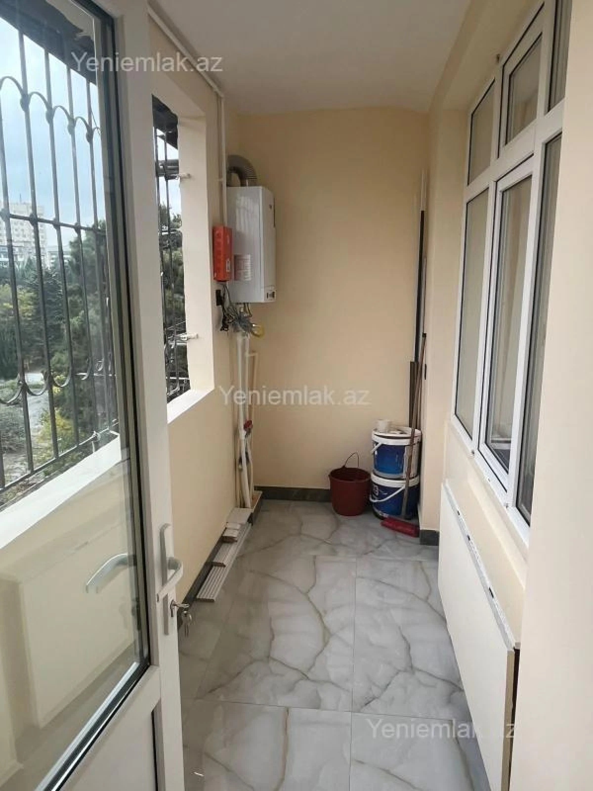 Satılır 3 otaqlı köhnə tikili 90 m²