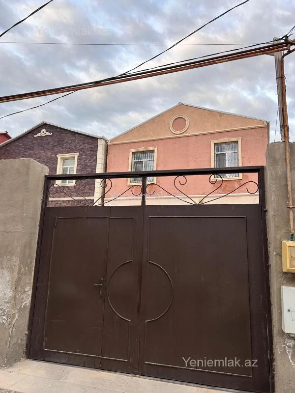 Satılır 4 otaqlı həyət evi 100 m²