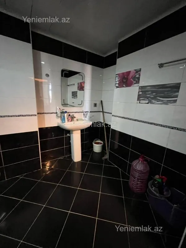 Satılır 3 otaqlı yeni tikili 110 m²