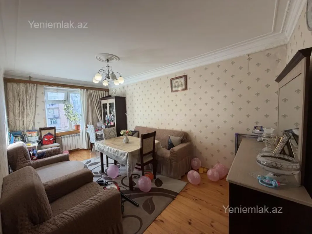 Satılır 3 otaqlı köhnə tikili 80 m²