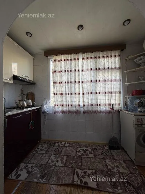 Satılır 3 otaqlı köhnə tikili 80 m²