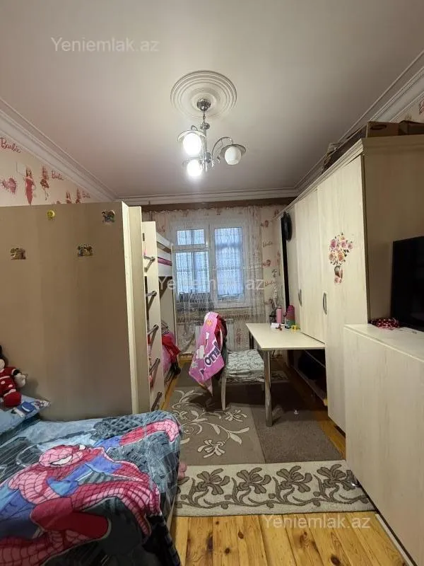 Satılır 3 otaqlı köhnə tikili 80 m²