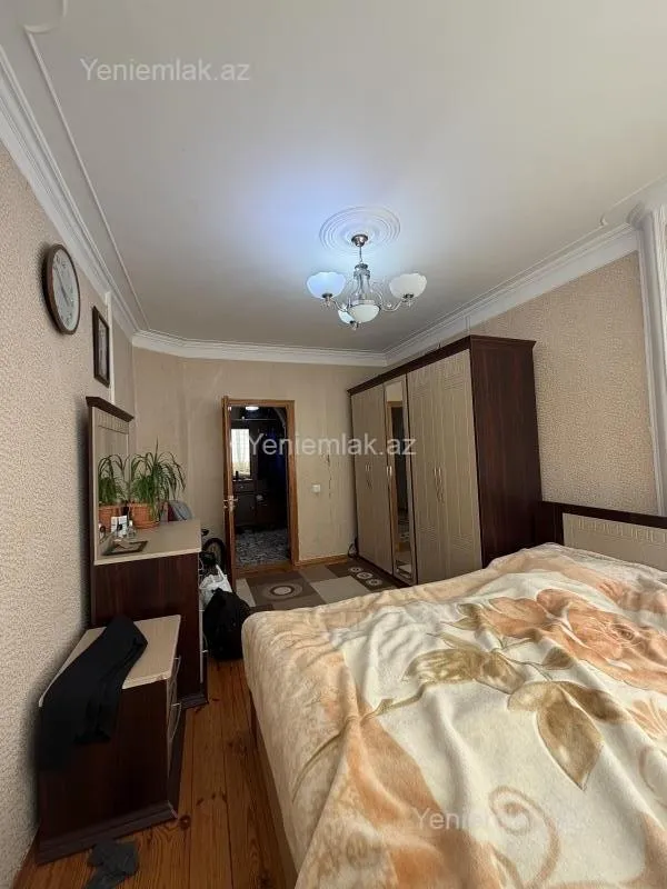 Satılır 3 otaqlı köhnə tikili 80 m²