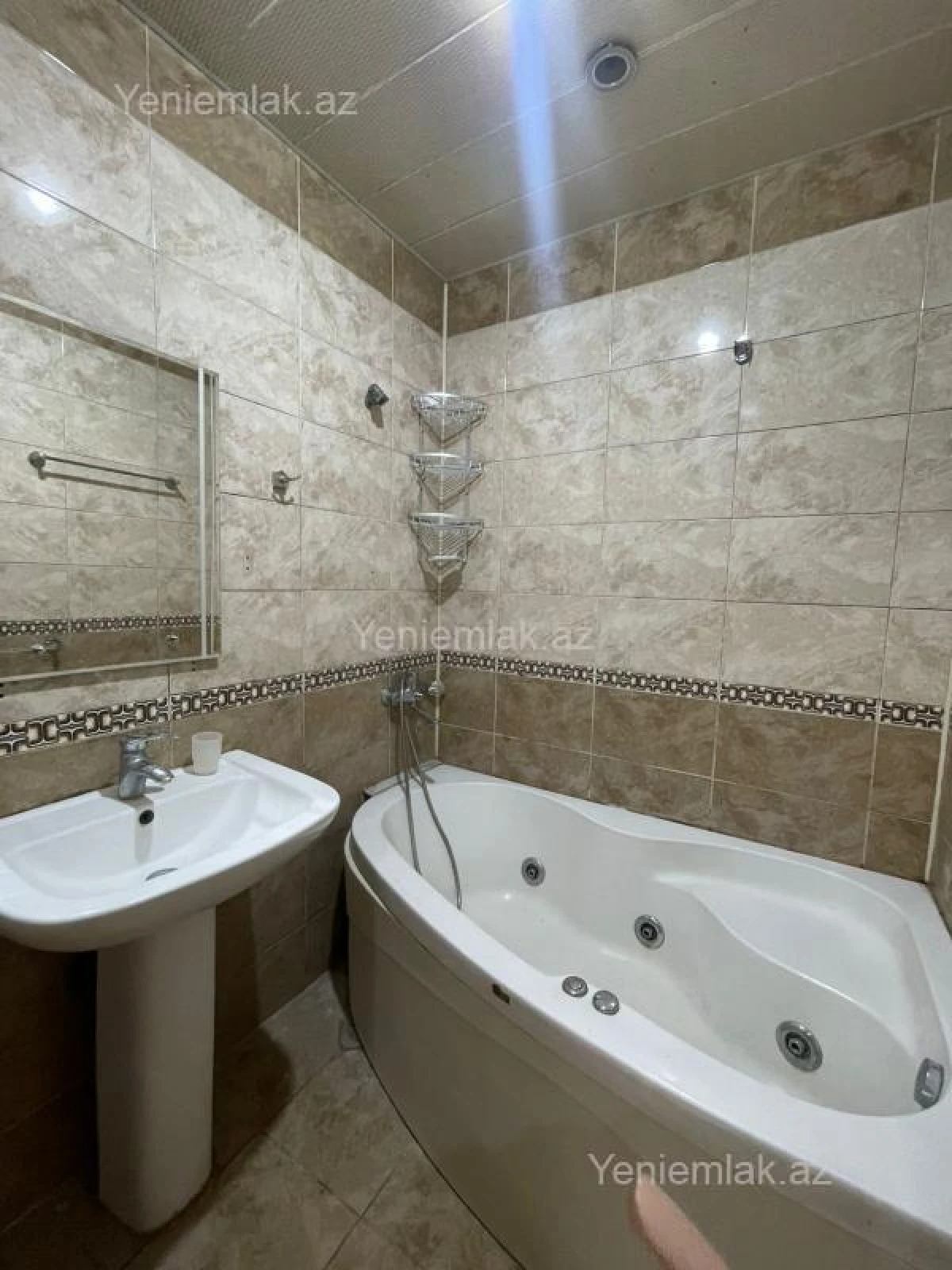 Satılır 3 otaqlı yeni tikili 135 m²