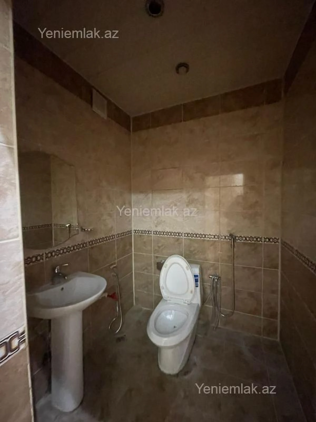 Satılır 3 otaqlı yeni tikili 135 m²