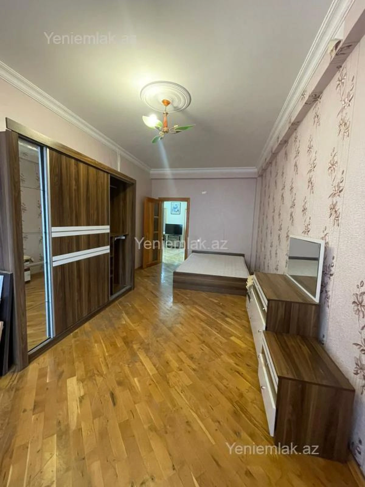 Satılır 3 otaqlı yeni tikili 135 m²