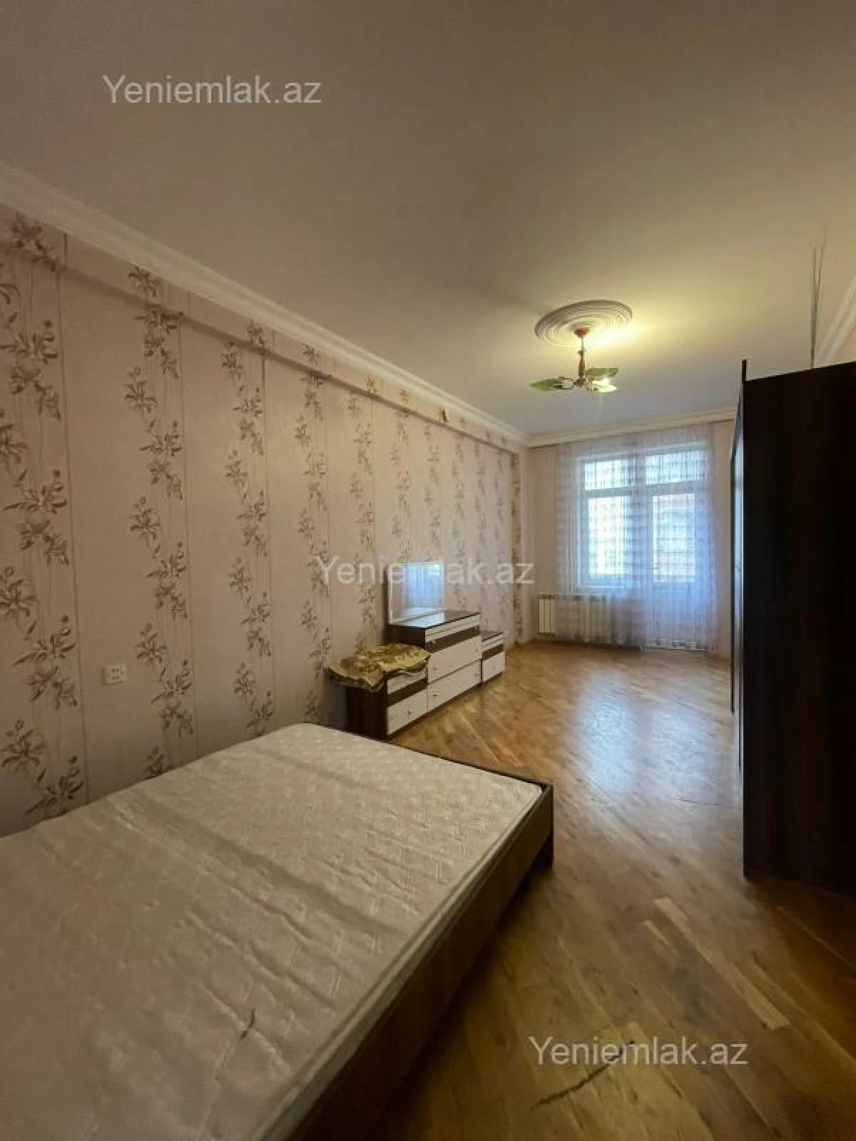 Satılır 3 otaqlı yeni tikili 135 m²